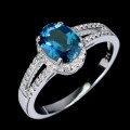 Srebrny elegancki delikatny pierścionek topaz london blue cyrkonie r 17 925