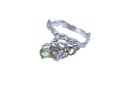 Artystyczny delikatny pierścionek oliwiny r 18 925