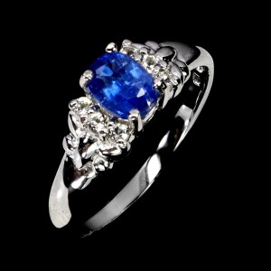 925 Pierścionek srebrny delikatny r 19 naturalny kianit białe topazy