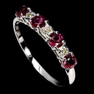 925 Delikatny srebrny pierścionek naturalne szafiry Songea granaty r 19