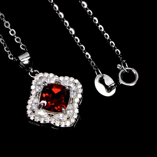 Elegancki srebrny 925 naszyjnik delikatny cyrkonie granat naturalny