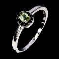 925 Delikatny pierścionek naturalny zielony turmalin czarne spinele r 13.5