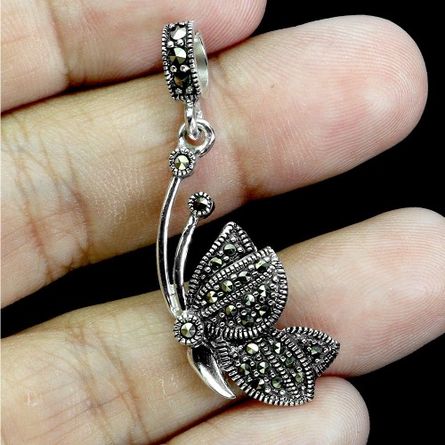 925 Wisiorek srebrny delikatny naturalne markazyty motyl