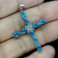 925 Wisiorek krzyż srebrny naturalne niebieskie opale ogniste cyrkonie