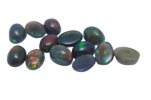 Opale czarne 4.35ct kamienie naturalne 13 sztuk