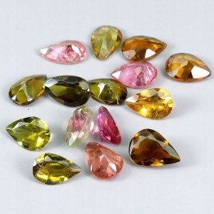 Turmaliny kamienie naturalne 4.65 ct 15 sztuk