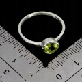 Pierścionek 925 srebrny elegancki delikatny naturalny oliwin r 16.5