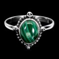 Srebrny piękny elegancki pierścionek naturalny malachit r 15 925
