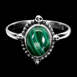 Srebrny piękny elegancki pierścionek naturalny malachit r 15 925