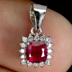 Delikatny 925 minimalistyczny wisiorek srebrny naturalny rubin cyrkonie