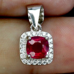 Delikatny 925 elegancki wisiorek srebrny naturalny rubin cyrkonie