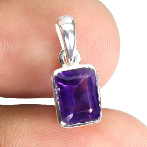 Delikatny minimalistyczny elegancki wisiorek srebrny naturalny ametyst 925