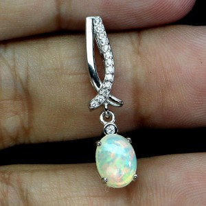 Delikatny elegancki wisiorek srebrny naturalny opal ognisty cyrkonie 925