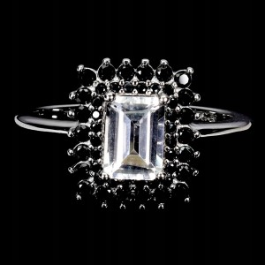 925 Srebrny elegancki pierścionek naturalny biały topaz czarne spinele r 17