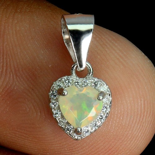925 Delikatny minimalistyczny wisiorek srebrny naturalny opal ognisty serce