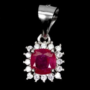 Delikatny minimalistyczny wisiorek srebrny naturalny rubin cyrkonie 925