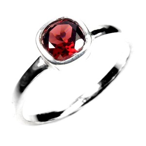 Pierścionek srebrny delikatny elegancki naturalny granat r 17 925