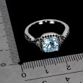 Srebrny elegancki pierścionek naturalny sky topaz czarne spinele r 14.5 925