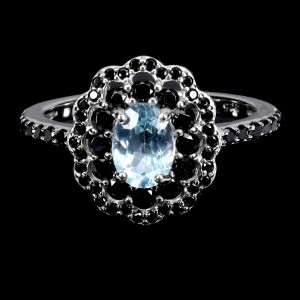 Srebrny elegancki pierścionek naturalny sky topaz czarne spinele r 17 925