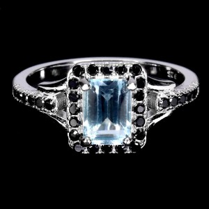 925 Srebrny elegancki pierścionek naturalny sky topaz czarne spinele r 19.5