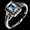 925 Srebrny elegancki pierścionek naturalny sky topaz czarne spinele r 19.5