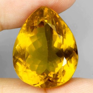 Cytryn kamień syntetyczny 28.5 ct 20 x 16 x 13.5 mm