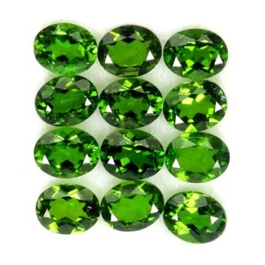 Diopsydy kamienie naturalne 4.75 ct 12 sztuk