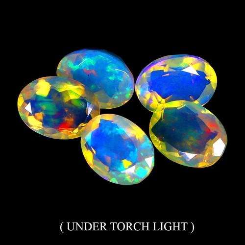 Opale ogniste 4.85 ct kamienie naturalne 5 sztuk