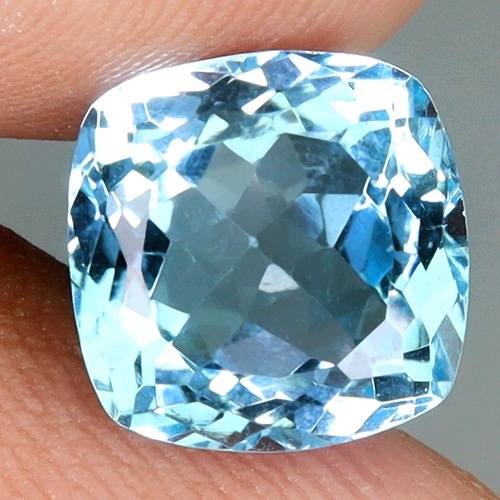 Swiss blue topaz kamień naturalny 4.8 ct