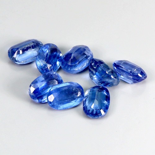 Kianity kamienie naturalne 6 ct 8 sztuk