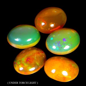 Opale ogniste 5.2 ct kamienie naturalne 5 sztuk