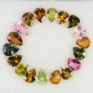 Turmaliny kamienie naturalne 4.55 ct 18 sztuk