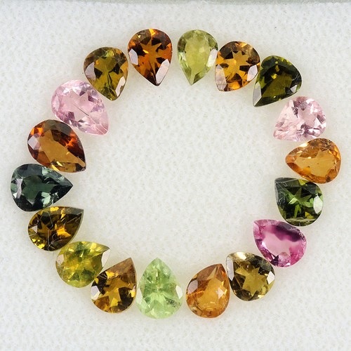 Turmaliny kamienie naturalne 4.55 ct 18 sztuk