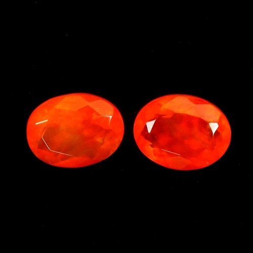 Opale pomarańczowe kamienie naturalne 2.7 ct 2 sztuki