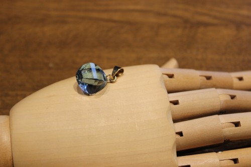 Wisiorek złoty 14k kwarc niebieski