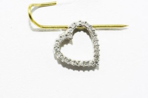 Złoty wisiorek naturalne diamenty 0.12ct serce