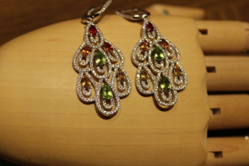 Kolczyki szafiry Songea oliwiny cyrkonie