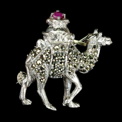 Broszka srebro naturalne markazyty rubin wielbłąd