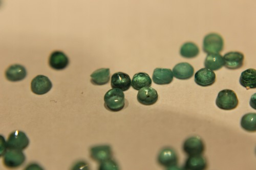 Szmaragd kamień naturalny 2.6x1.1mm 60szt 4.75ct