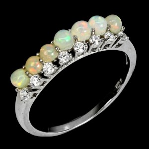 Srebrny delikatny pierścionek r 14.5 opale ogniste