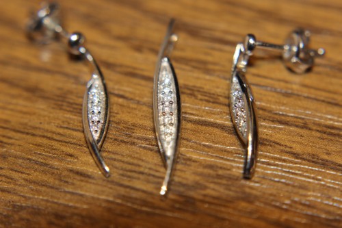 Komplet złoty 375 kolczyki diamenty certyfikat